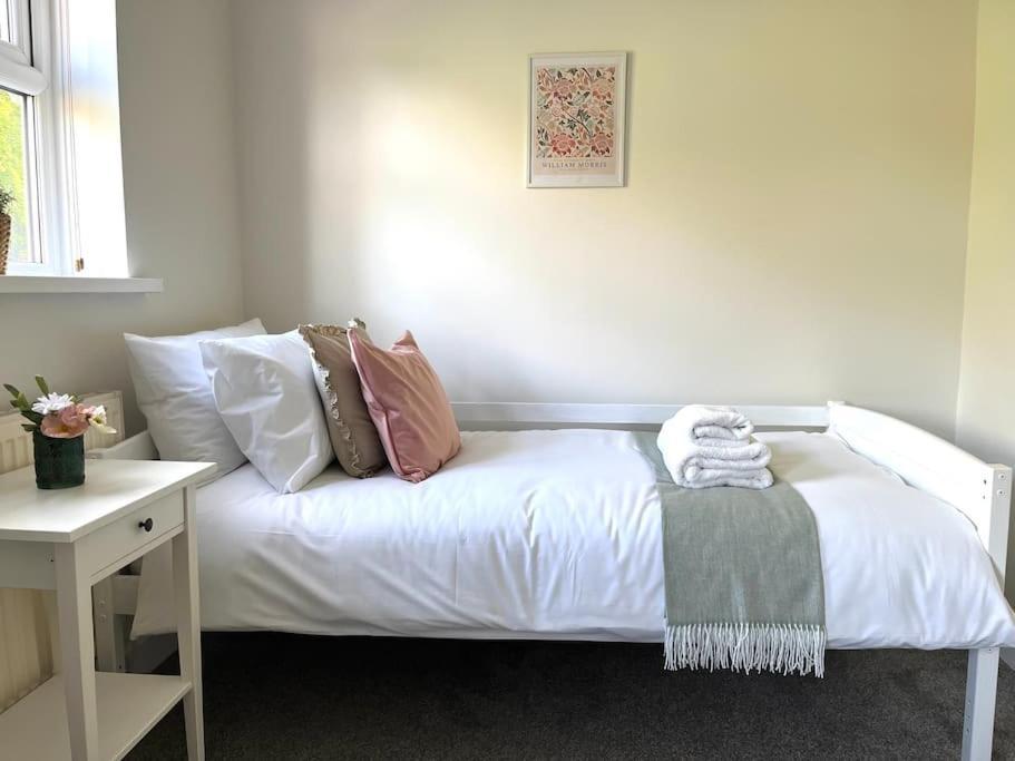 מטלוק Olive Holiday Cottage Matlock מראה חיצוני תמונה